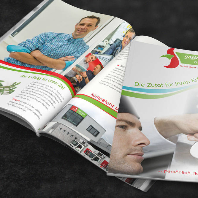 aufgeschlagene gastromaster Broschüre mit Foto von Kai Aldinger